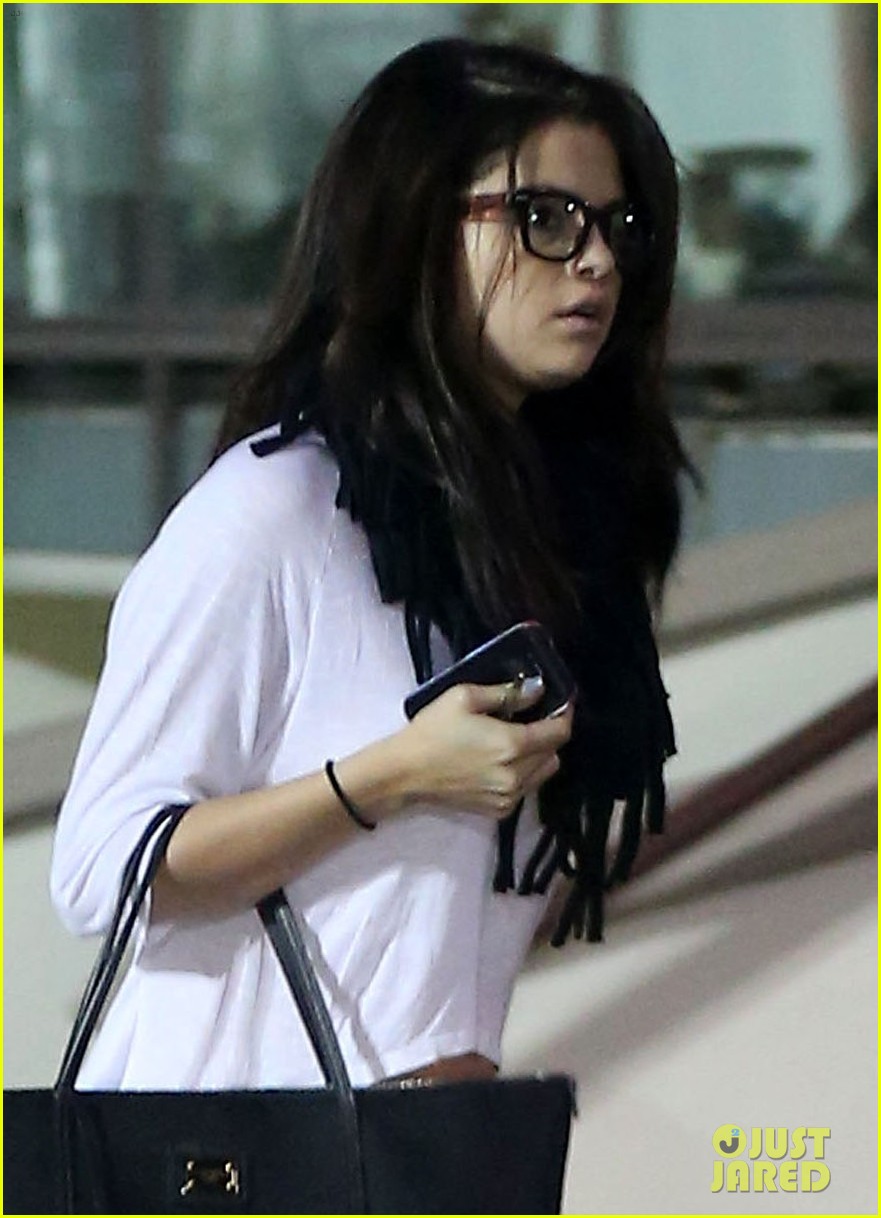 justin-bieber-selena-gomez-yamato-dinner-date-04