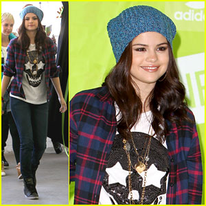 selena-gomez-adidas-neo-photo-call