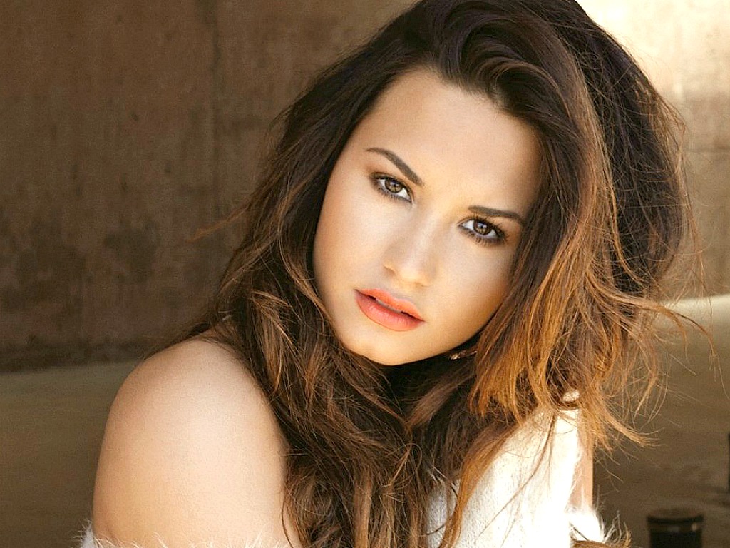 Demi-Wallpaper-demi-lovato-26664629-1024-768