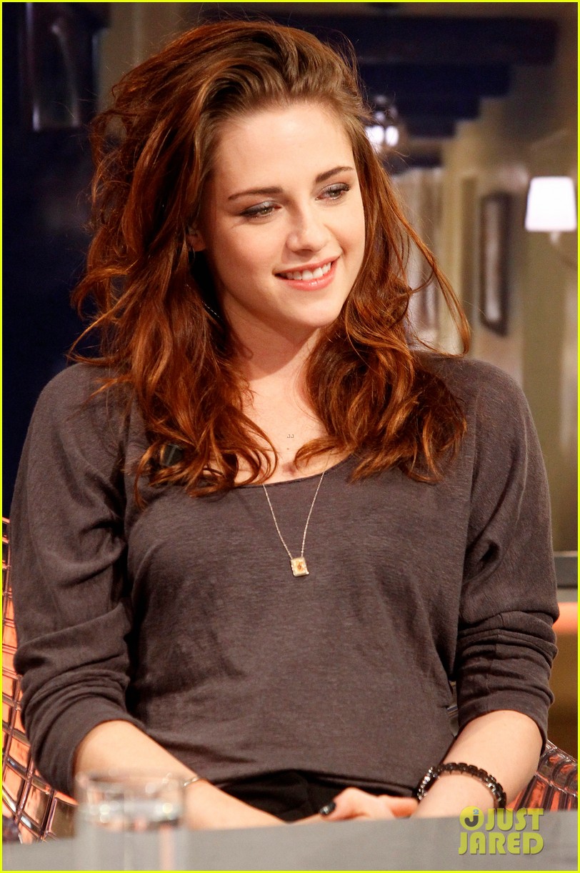 kristen-stewart-robert-pattinson-el-hormiguero-in-spain-09